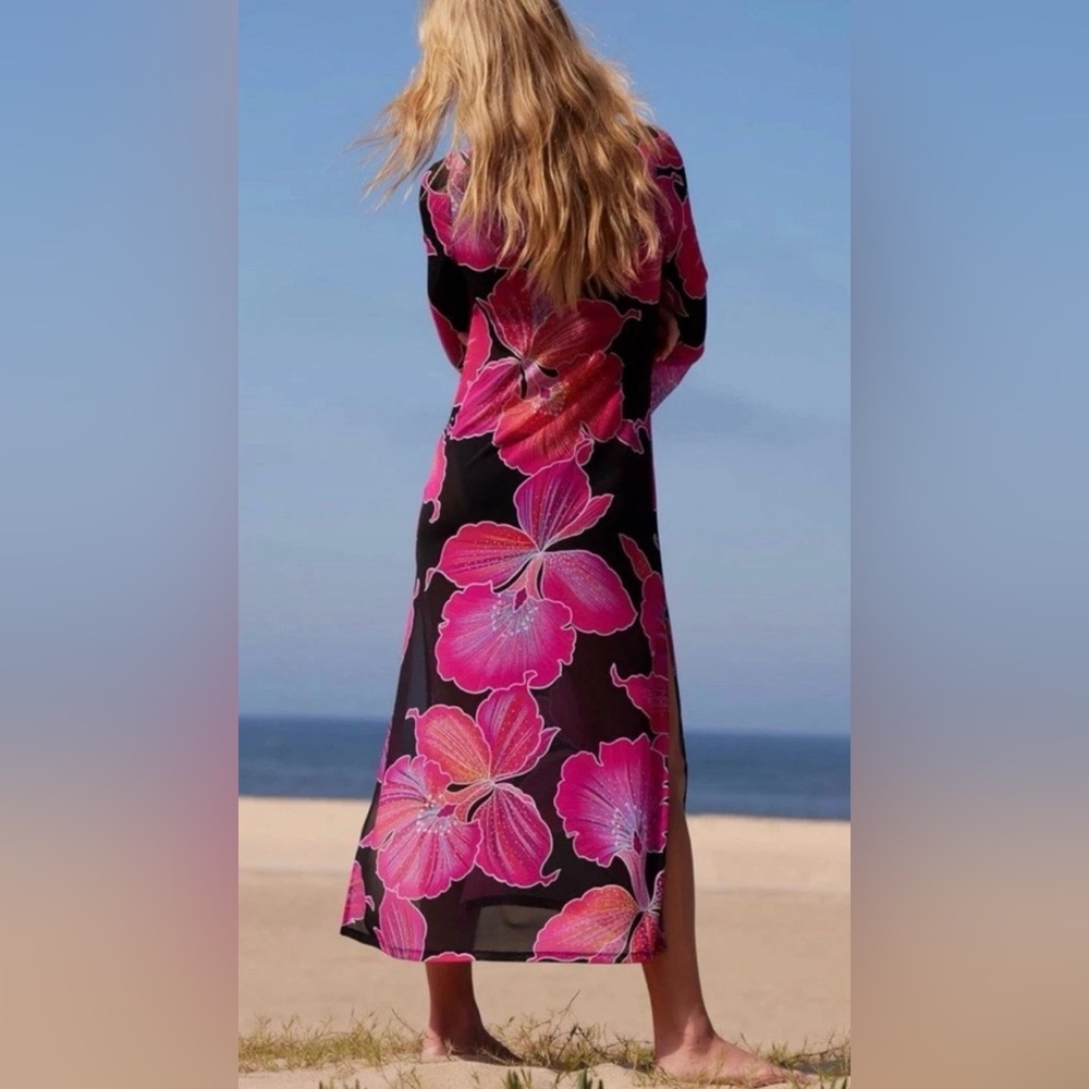 Trina Turk NWT Size Medium Classic Trina Floral Pink Black Beach Maxi Coverup - Picture 4 of 13
